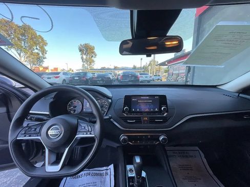 Used 2022 Nissan Altima 2.5 S FWD image 10