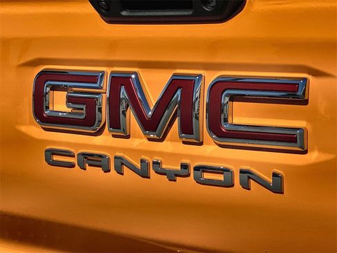 New 2025 GMC Canyon AT4 w/ AT4 Premium Package image 30