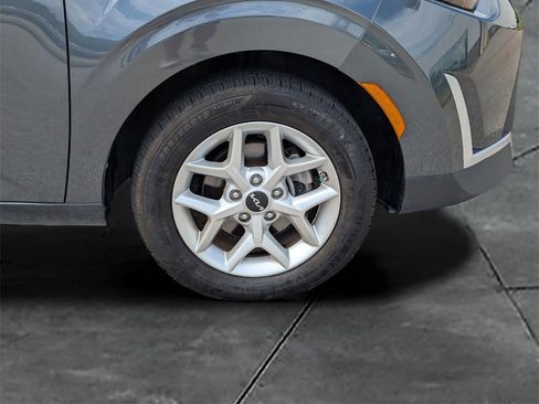 Used 2023 Kia Soul LX w/ LX Technology Package image 6