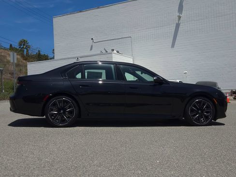 New 2026 BMW 740i w/ Premium Package RWD image 3