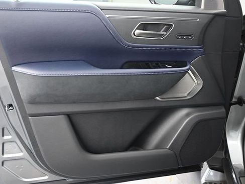 New 2026 INFINITI QX80 4WD image 9