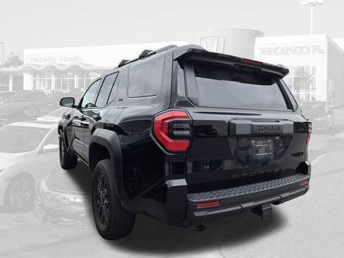 Used 2025 Toyota 4Runner SR5 AWD/4WD image 4