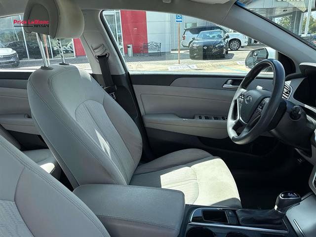 Used 2017 Hyundai Sonata SE FWD image 9