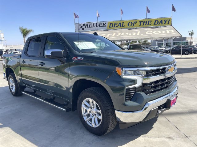 Used 2025 Chevrolet Silverado 1500 LT w/ Z71 Off-Road Package AWD/4WD image 2