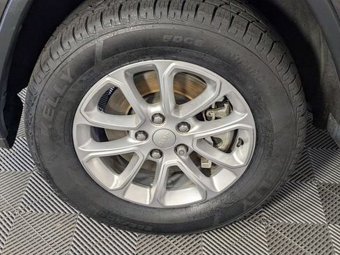 Certified 2021 Jeep Grand Cherokee Laredo X RWD image 8