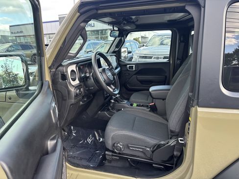 Used 2025 Jeep Wrangler Sport image 20