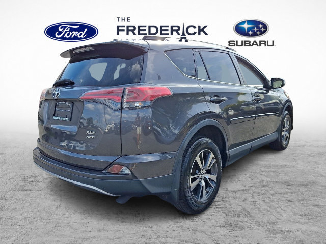 Used 2018 Toyota RAV4 XLE AWD/4WD image 4