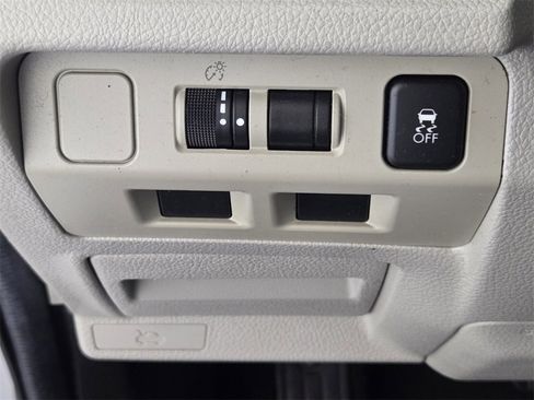 Used 2018 Subaru Forester 2.5i w/ Alloy Wheel Package image 25