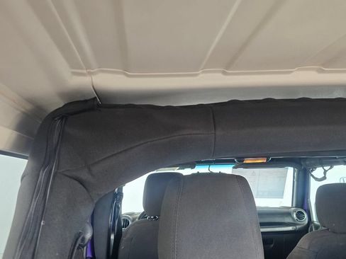 Used 2018 Jeep Wrangler Unlimited Sport S AWD/4WD image 38