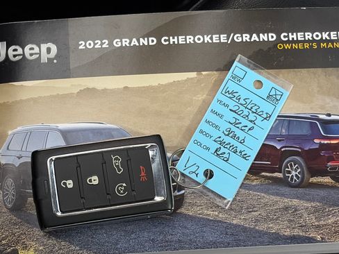 Used 2022 Jeep Grand Cherokee L Limited AWD/4WD image 43