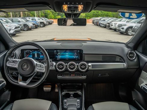 Used 2021 Mercedes-Benz GLB 250 4MATIC w/ AMG Line image 26