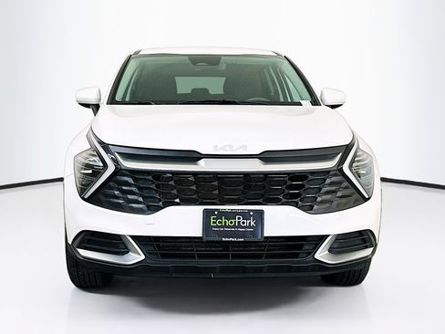 Used 2024 Kia Sportage LX image 2