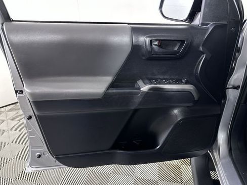 Used 2019 Toyota Tacoma SR5 RWD image 23