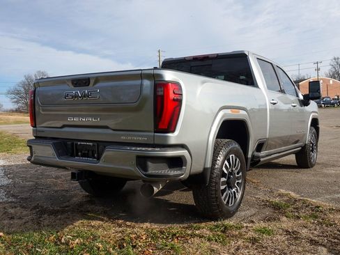 Used 2024 GMC Sierra 2500 Denali Ultimate image 4