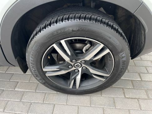 Used 2025 Volvo XC40 B5 Core image 11