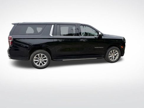 Used 2023 Chevrolet Suburban Premier w/ Premium Package 2 AWD/4WD image 8