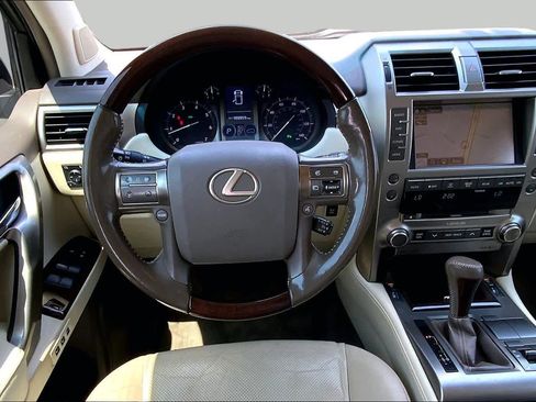 Used 2018 Lexus GX 460 Premium w/ Premium Package AWD/4WD image 5
