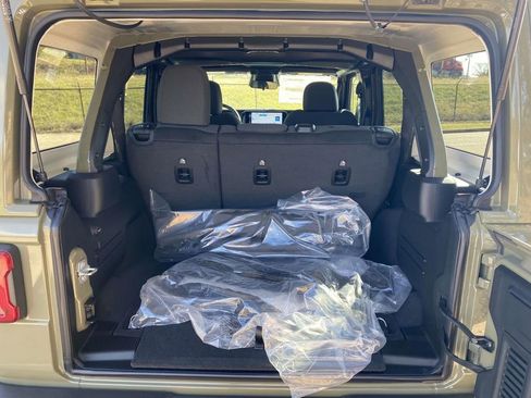 New 2026 Jeep Wrangler Rubicon w/ Steel Bumper Group image 9