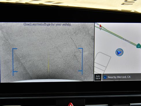 Used 2025 Hyundai Elantra Limited image 21