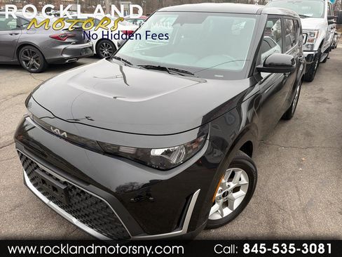 Used 2023 Kia Soul LX w/ LX Technology Package image 1