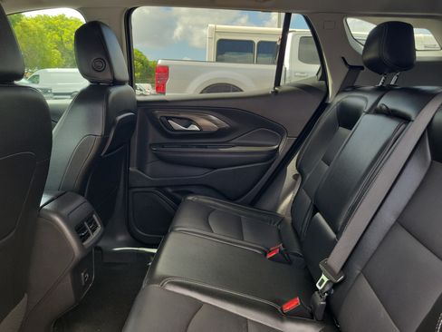 Used 2024 GMC Terrain SLT FWD image 13