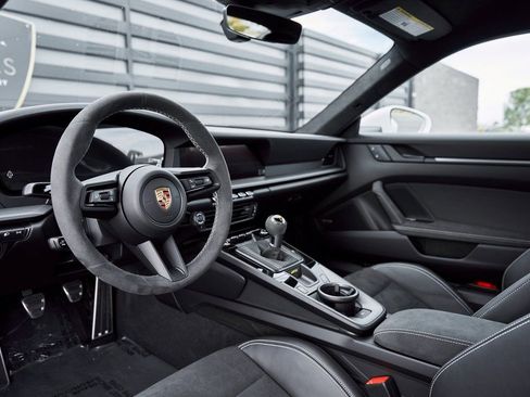 Used 2025 Porsche 911 GT3 w/ Chrono Package RWD image 2
