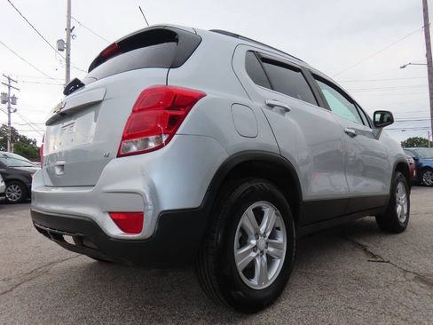Used 2020 Chevrolet Trax LT w/ LT Convenience Package AWD/4WD image 24