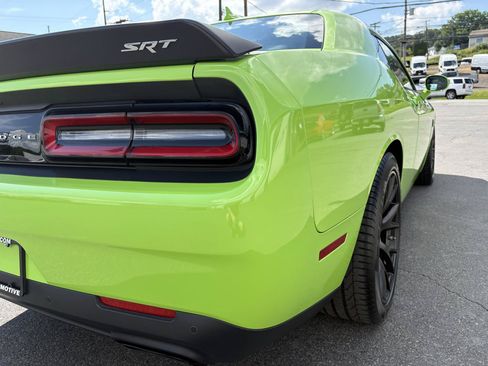 Used 2015 Dodge Challenger SRT Hellcat RWD image 11