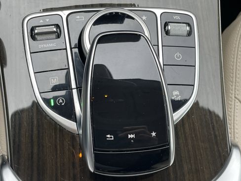 Used 2018 Mercedes-Benz GLC 300 image 35