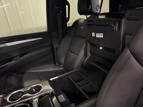 Used 2026 Cadillac Escalade 2WD image 39