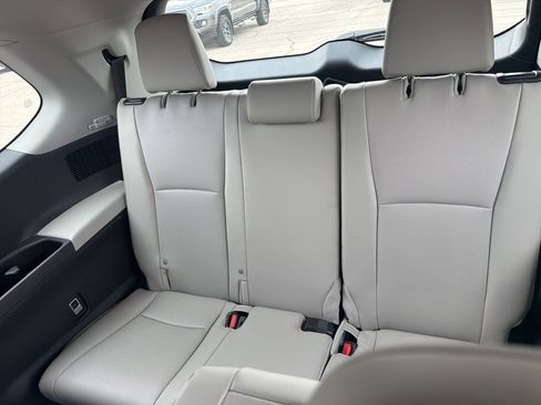 Used 2025 Toyota Grand Highlander AWD image 9
