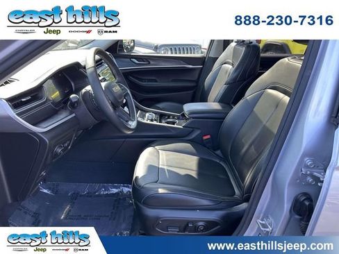 Certified 2023 Jeep Grand Cherokee L Limited AWD/4WD image 17
