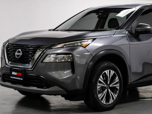 Used 2022 Nissan Rogue SV image 9