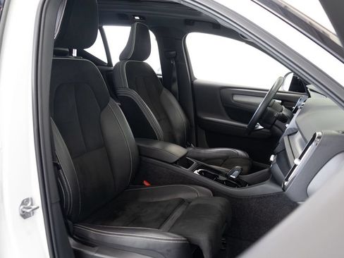 Used 2021 Volvo XC40 P8 Recharge w/ Advanced Package AWD/4WD image 24