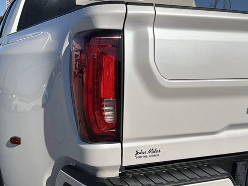 Used 2023 GMC Sierra 3500 Denali image 24