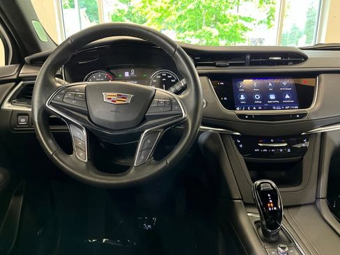 Used 2023 Cadillac XT5 Premium Luxury w/ LPO, Floor Liner Package AWD/4WD image 18