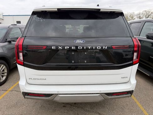 Used 2025 Ford Expedition Max Platinum AWD/4WD image 3