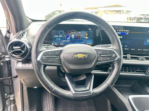 Used 2025 Chevrolet Equinox LT image 28