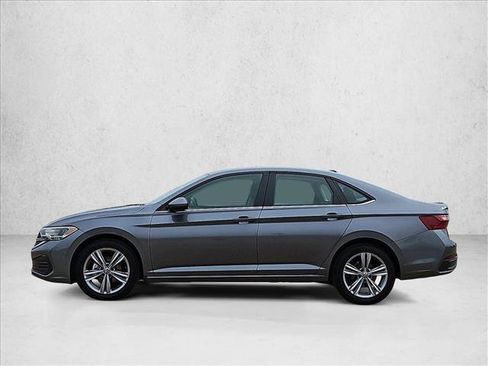 Used 2024 Volkswagen Jetta SE FWD image 9