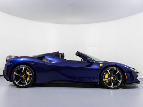 Certified 2022 Ferrari SF90 Spider image 3