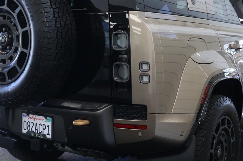 Used 2025 Land Rover Defender 110 AWD/4WD image 14