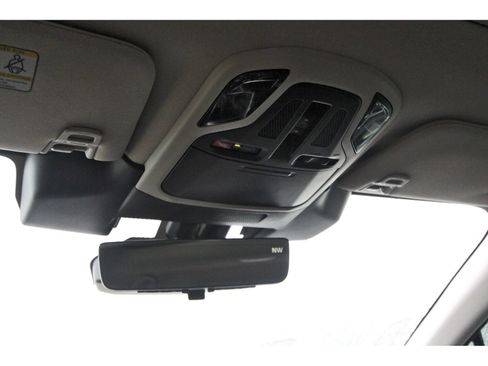 Used 2025 Subaru Outback Touring XT AWD/4WD image 22