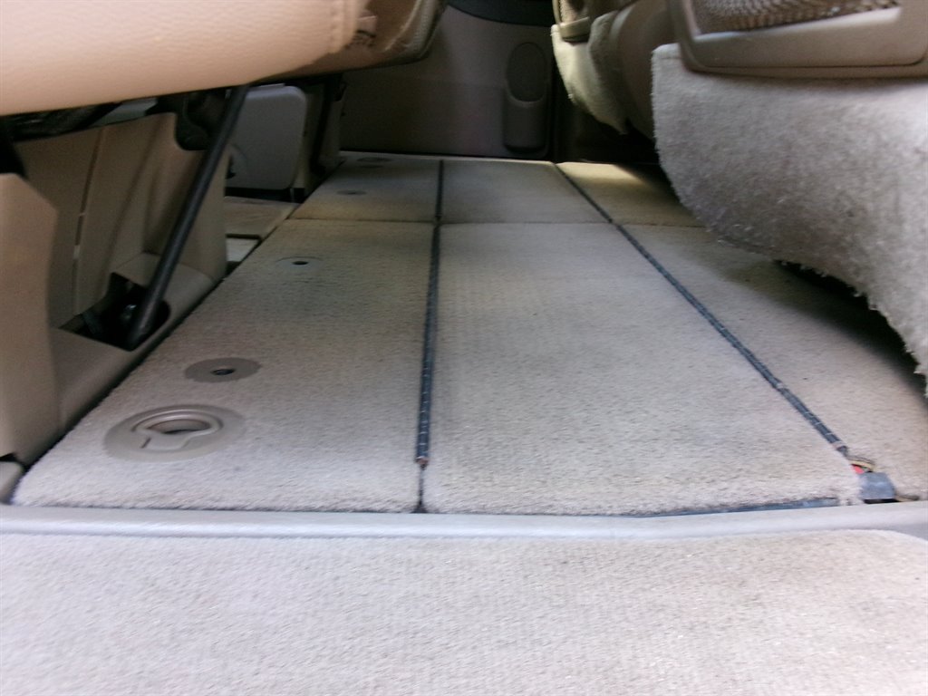 Used 2013 Chrysler Town & Country Touring-L w/ Driver Convenience Group FWD image 29
