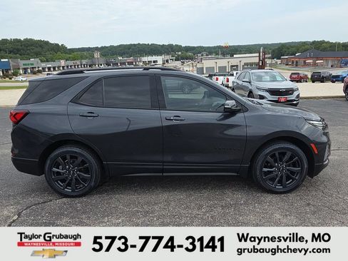 Certified 2023 Chevrolet Equinox RS w/ RS Leather Package AWD/4WD image 9