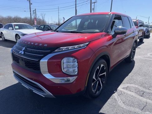 Used 2022 Mitsubishi Outlander SE image 3