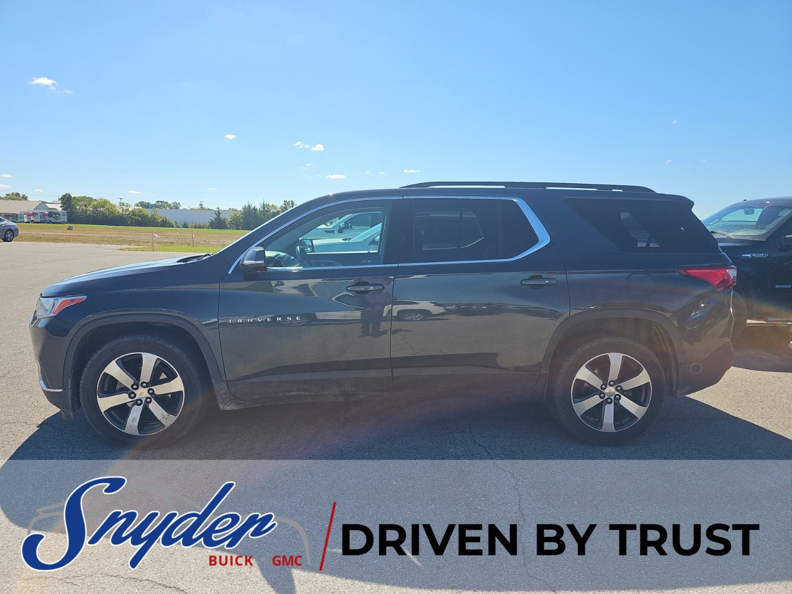 Used 2019 Chevrolet Traverse LT w/ LT Premium Package AWD/4WD image 9