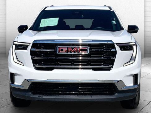 Used 2025 GMC Acadia Elevation FWD image 2