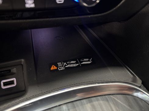 Used 2022 Buick Enclave Premium w/ Experience Buick Package image 19