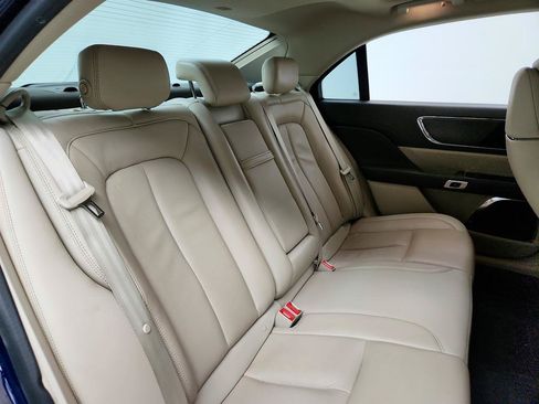 Used 2018 Lincoln Continental Reserve AWD/4WD image 29