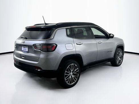 Used 2022 Jeep Compass Limited w/ Elite Group AWD/4WD image 5